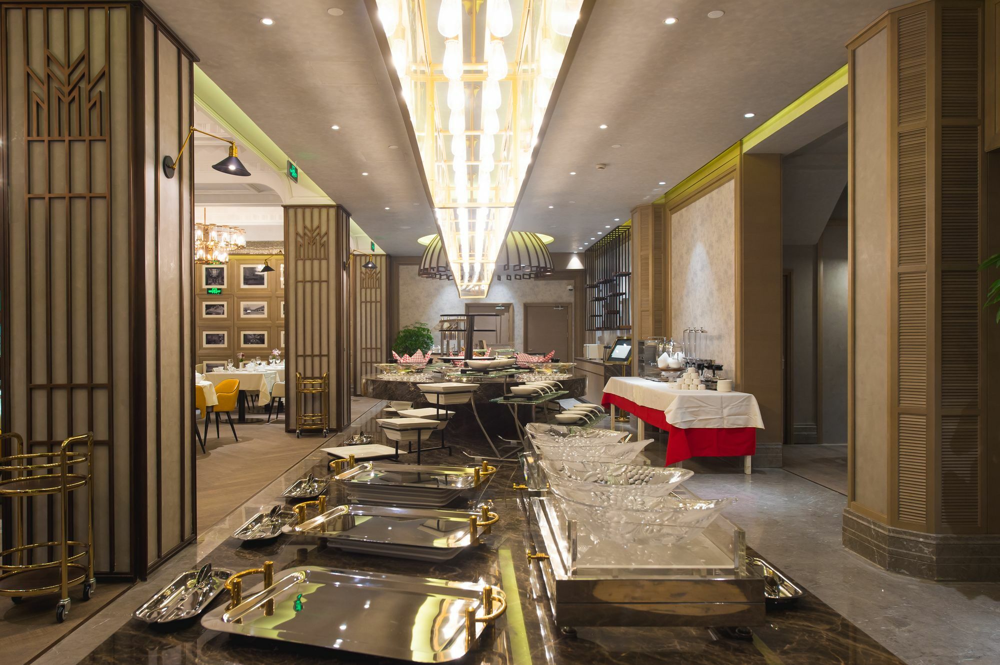 Jinjiang Metropolo Classiq Shanghai Nanjing Road Extérieur photo